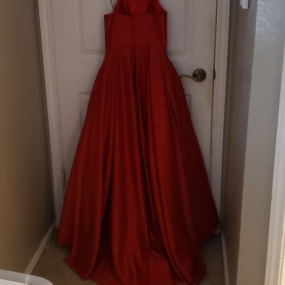 Prom dress - Picture 2 of 3